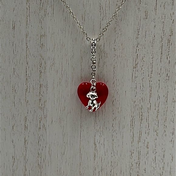 2027- Dog With Glass Heart Handmade Necklace NWT - Picture 3 of 6